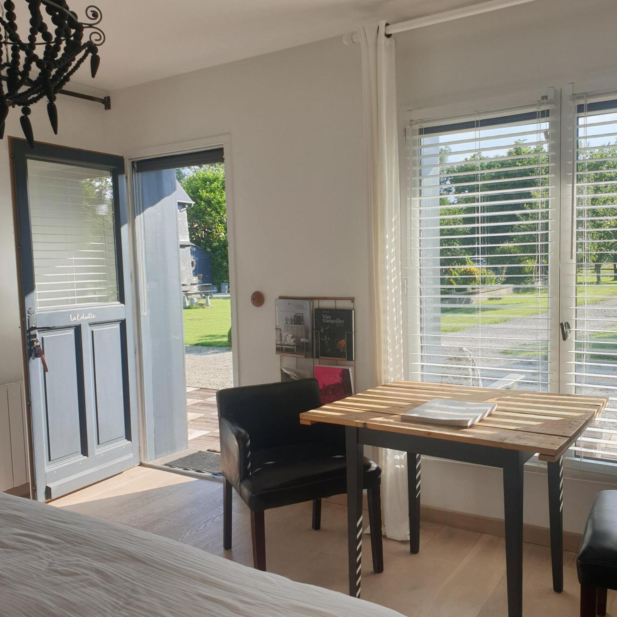 Saint-Martin-aux-Chartrains Par Hasard Ou Pas B&B 외부 사진